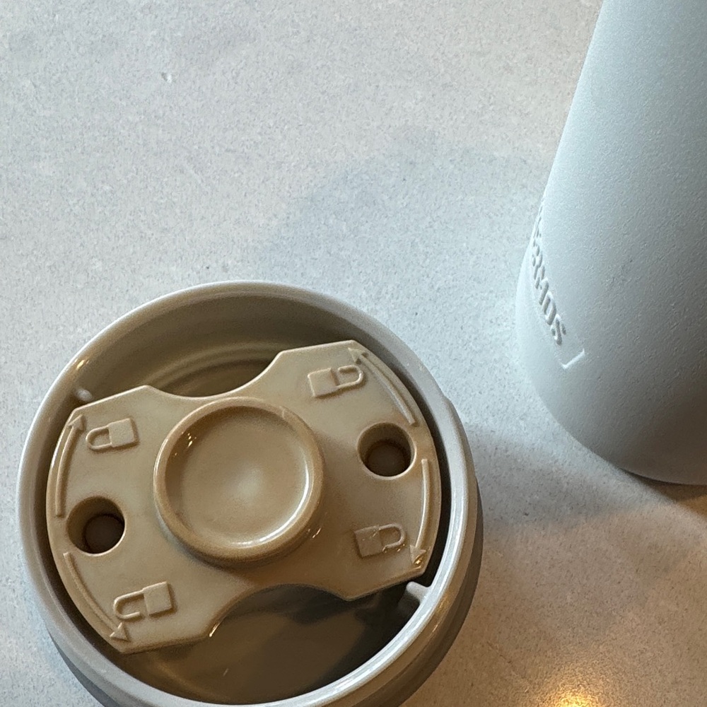 Thermos Cream Insulated Bottle - Picture 5 of 11
